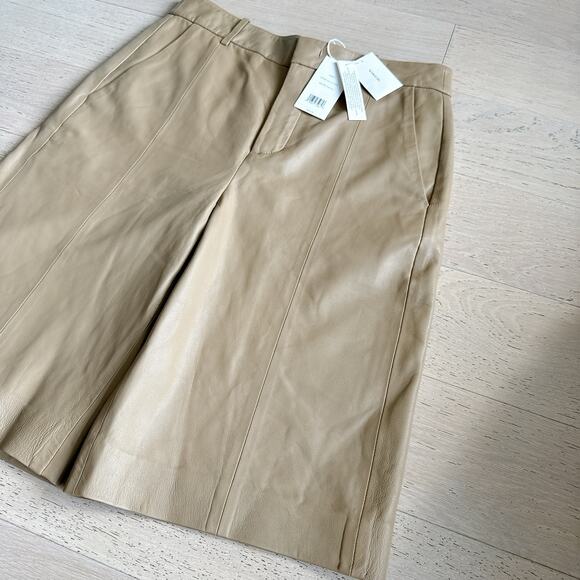 VINCE -NWT- $895 High-rise Leather Bermuda Shorts Tan Neutral | 6 - Picture 3 of 12